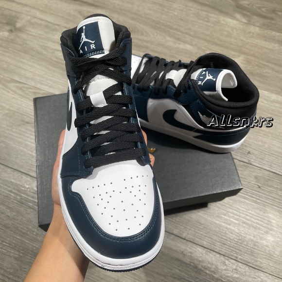 Air Jordan 1 Mid Armory Navy w - Picture 2 of 9